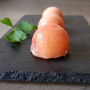 Bombones de salmón ahumado y queso con nueces
